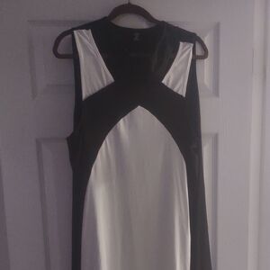 Elegant Black and White Sleeveless Dress